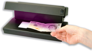 Helix Bank Note Checker Professional Mains-powered UV Top 2x6W Fluorescent Under 6W Ref FN6020