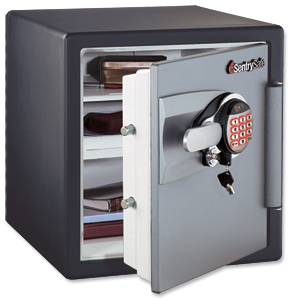 Sentry Fire-Safe Water-Resistant Safe 2hr Fire Protection 33.6 Litre 62.1kg W415xD491xH453mm Ref OA3817